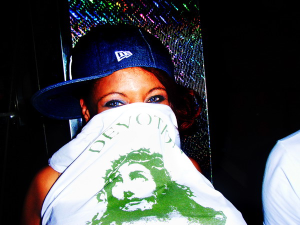 lifestyle/070412Party.Shocking.1\025.jpg